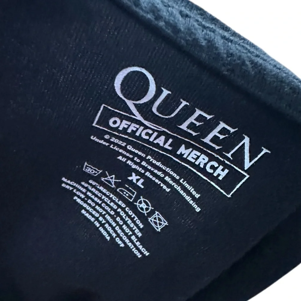 Women’s Queen T-shirt Queen’s Crest Freddie Mercury Brian May Roger Taylor XL